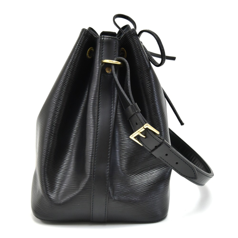 Louis Vuitton Epi Petit Noe Drawstring Shoulder Bag Black M59012 – Timeless  Vintage Company