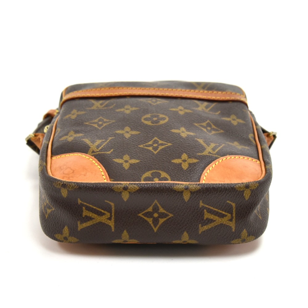 Louis Vuitton Danube Handbag Epi Leather with Monogram Canvas Slim at  1stDibs  louis vuitton danube bag, louis vuitton danube epi, danube  handbag monogram canvas