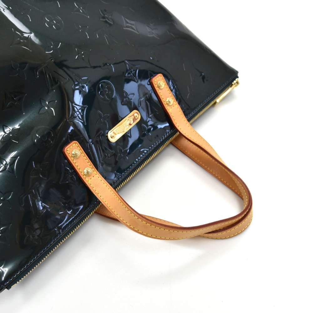Bellevue leather handbag Louis Vuitton Green in Leather - 10925783