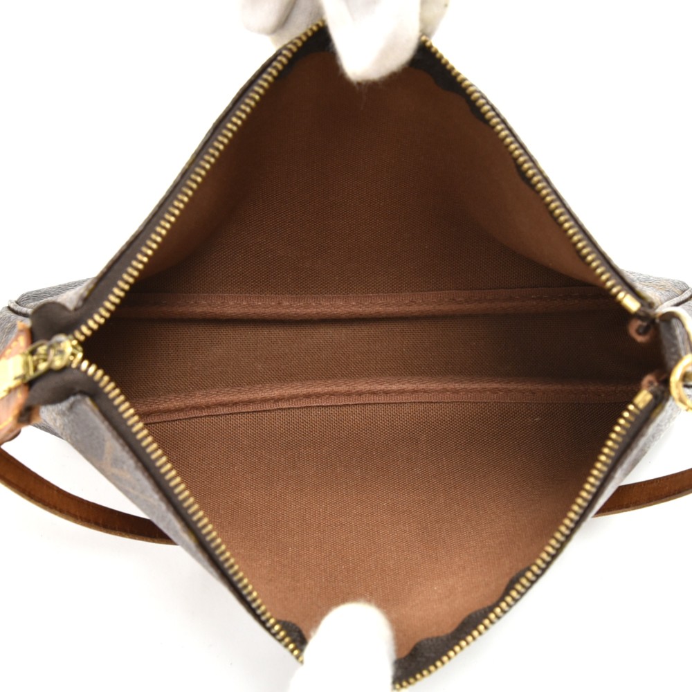 Pochette accessoire cloth crossbody bag Louis Vuitton Brown in Cloth -  17953714