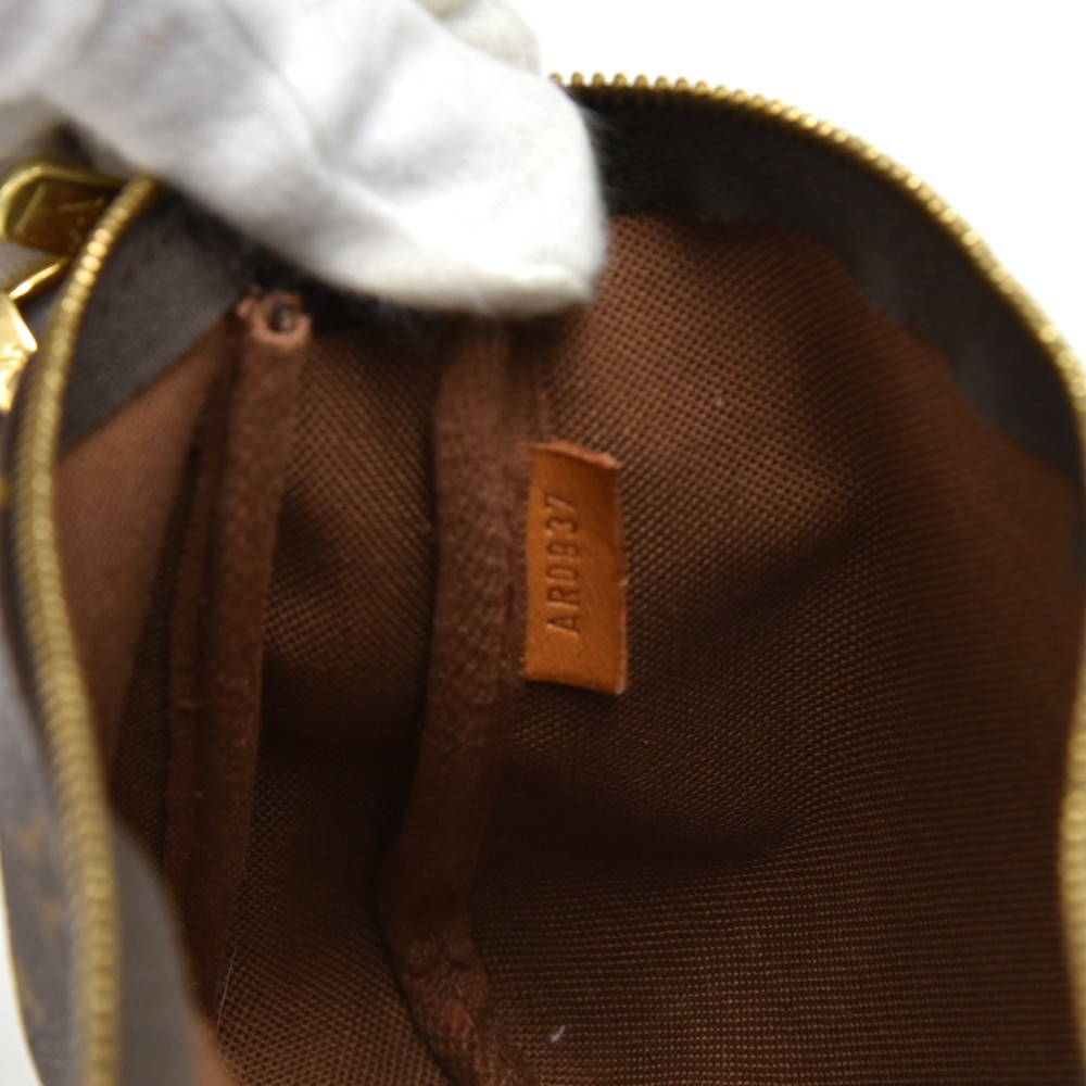 Louis Vuitton Classic Monogram Canvas Pochette Shoulder Bag. , Lot  #77026