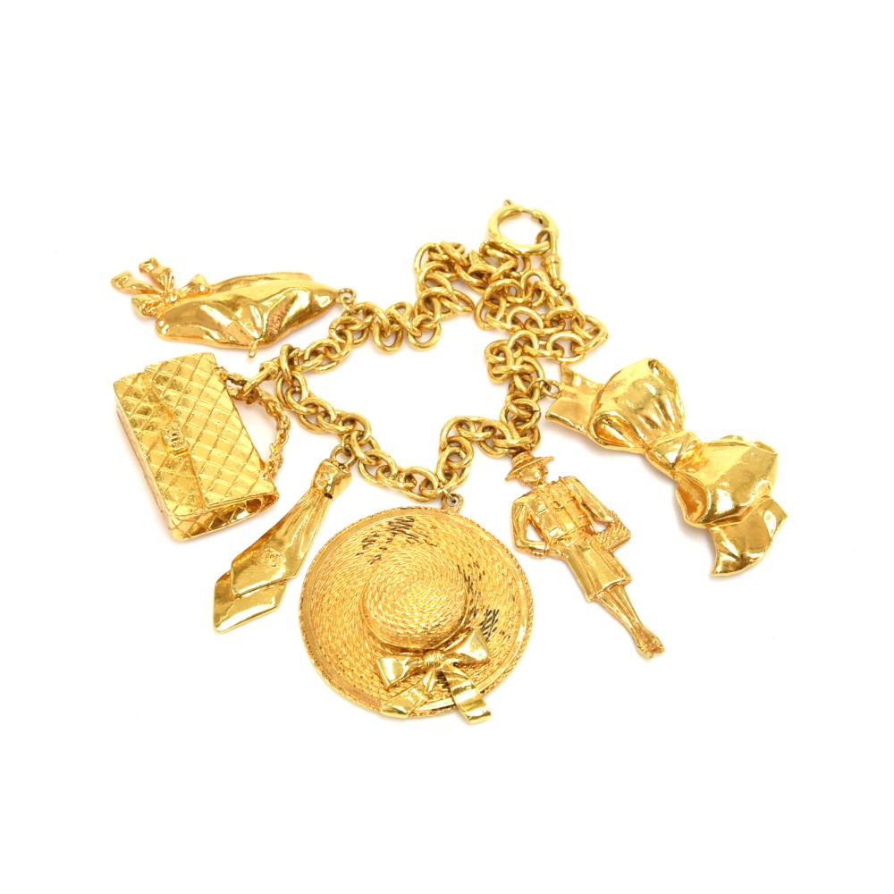 CHANEL Coco mark charm vintage gold metal fittings matelasse key ring used