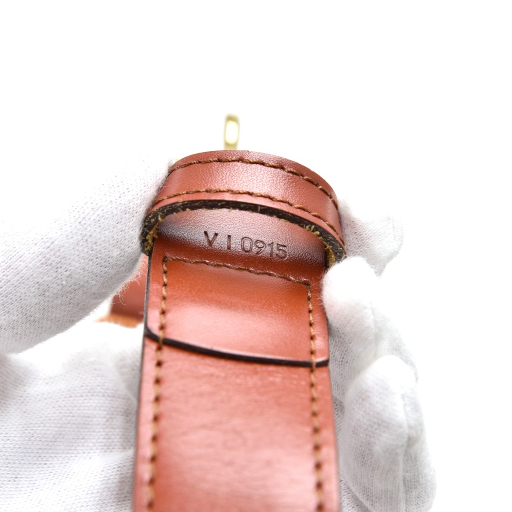 Louis Vuitton Vintage Louis Vuitton Sac D'epaule PM Brown Epi