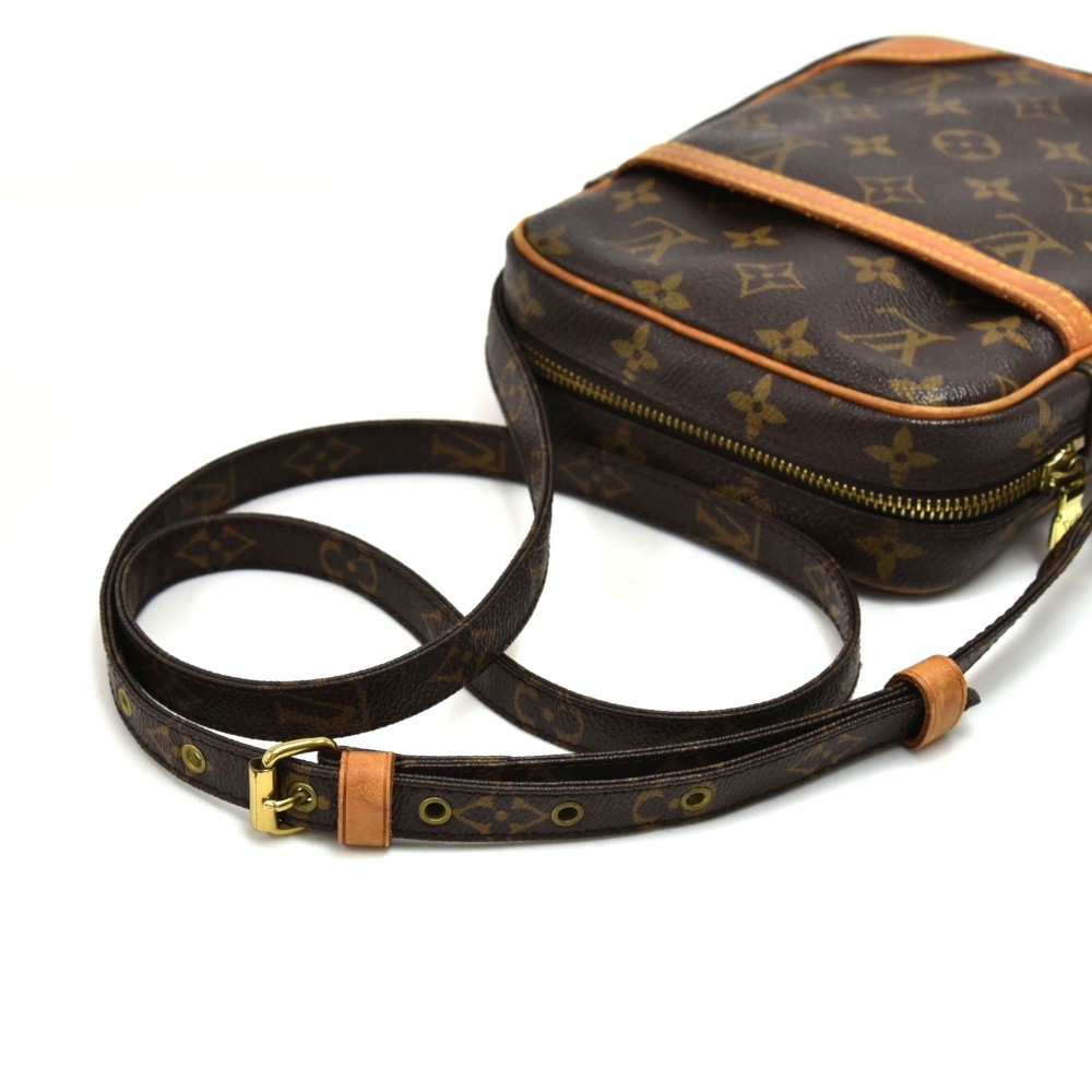 Danube leather crossbody bag Louis Vuitton Black in Leather - 27945798