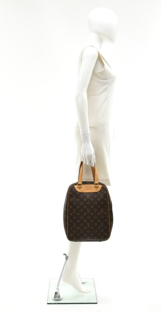 Louis Vuitton Men's Travel Bags - 7 For Sale on 1stDibs