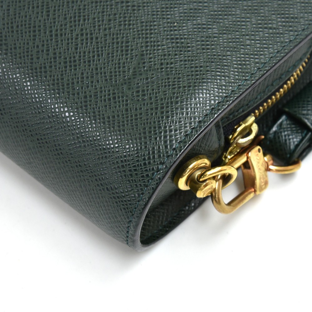 Louis Vuitton Baikal Epicea Dark Green Taiga Leather Clutch