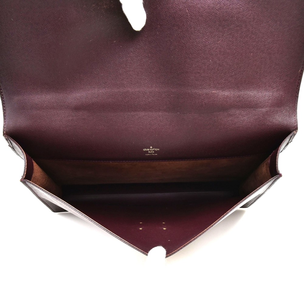 Louis Vuitton Burgundy Taiga Leather Robusto 1 Compartment Briefcase at  1stDibs