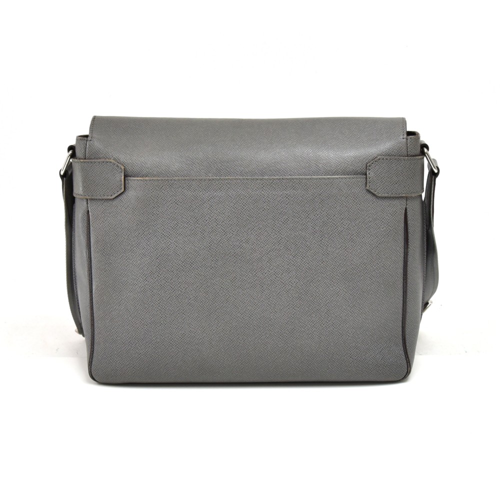 LOUIS VUITTON 'Roman' flap bag in Slate colore taiga leather
