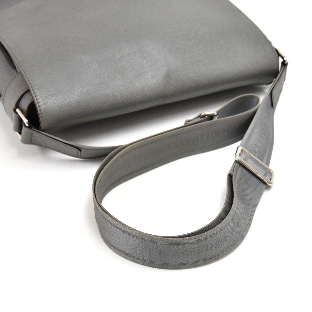 Louis Vuitton Mens Roman MM Messenger Bag Glacier Taiga Leather