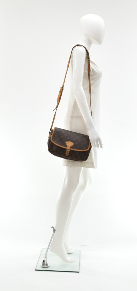 Louis Vuitton Monogram Sologne Crossbody Bag – Oliver Jewellery