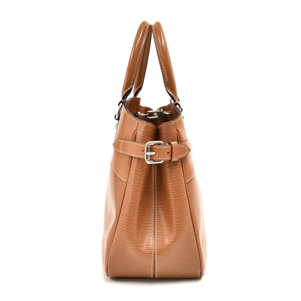 Passy leather handbag Louis Vuitton Camel in Leather - 14757833