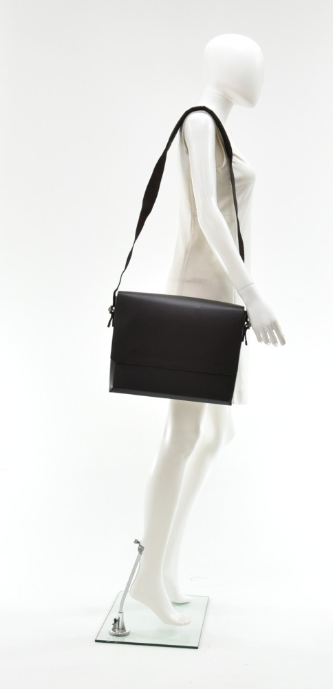 Louis Vuitton Fonzie Monogram Glacé Black Leather Messenger Bag