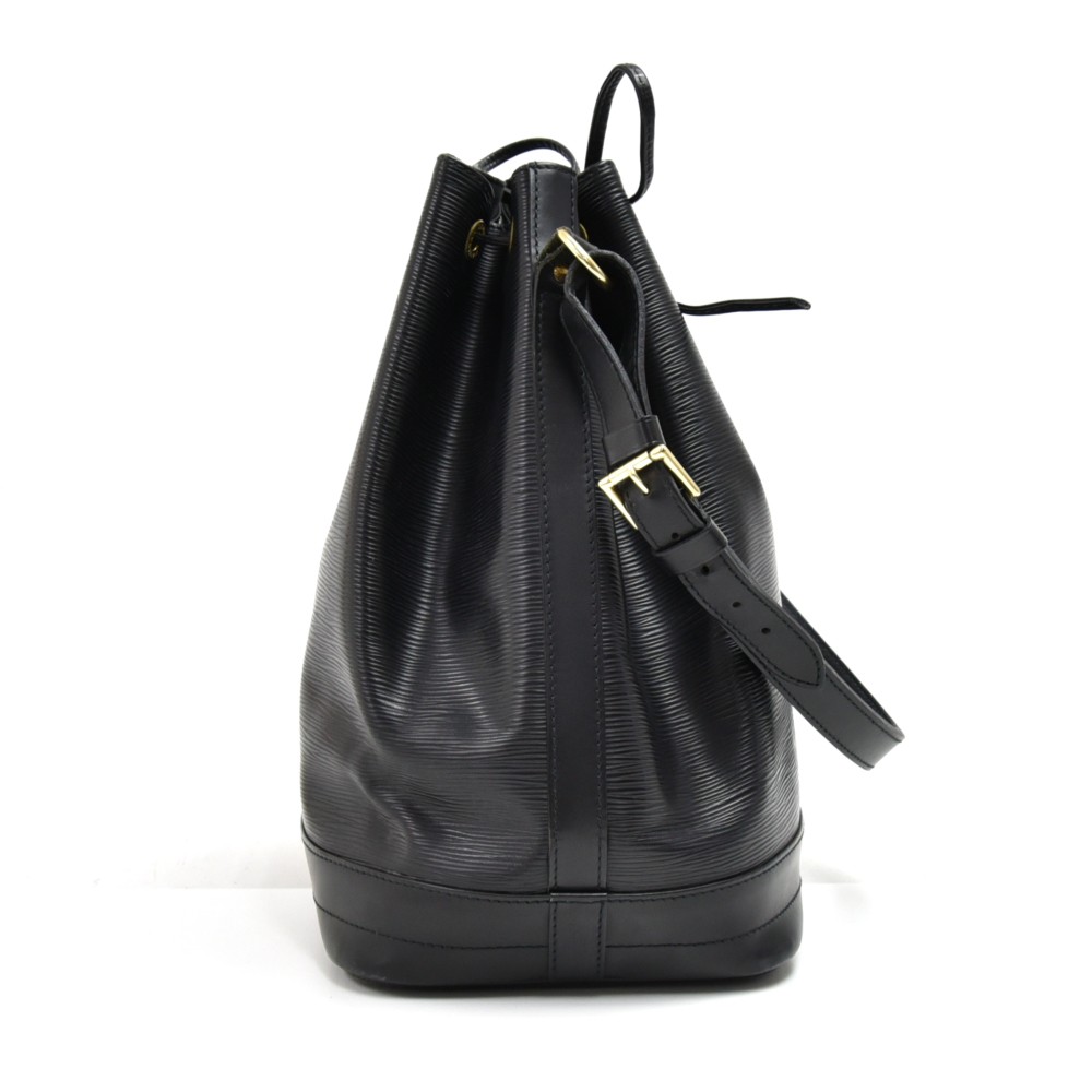 Louis Vuitton Black Epi Neo Noe Leather ref.212116 - Joli Closet