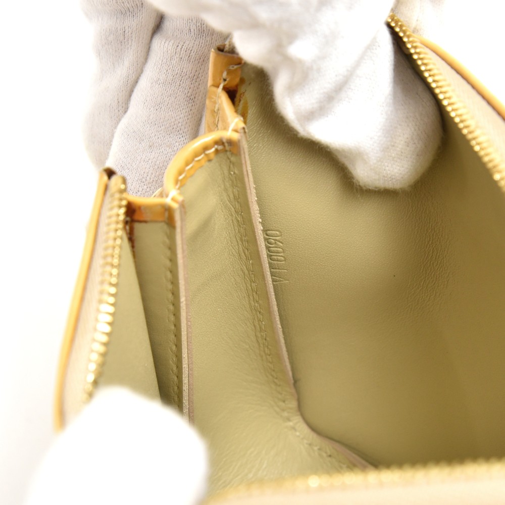 Louis Vuitton Yellow Vernis Lockit PM Leather Patent leather ref.881042 -  Joli Closet