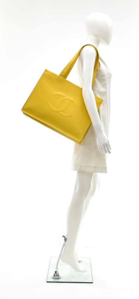 chanel yellow tote purse