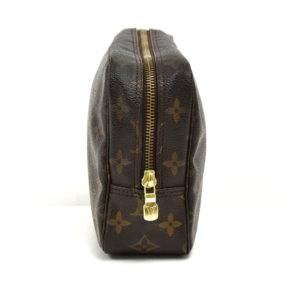 Trousse de toilette leather small bag Louis Vuitton Black in Leather -  33424166