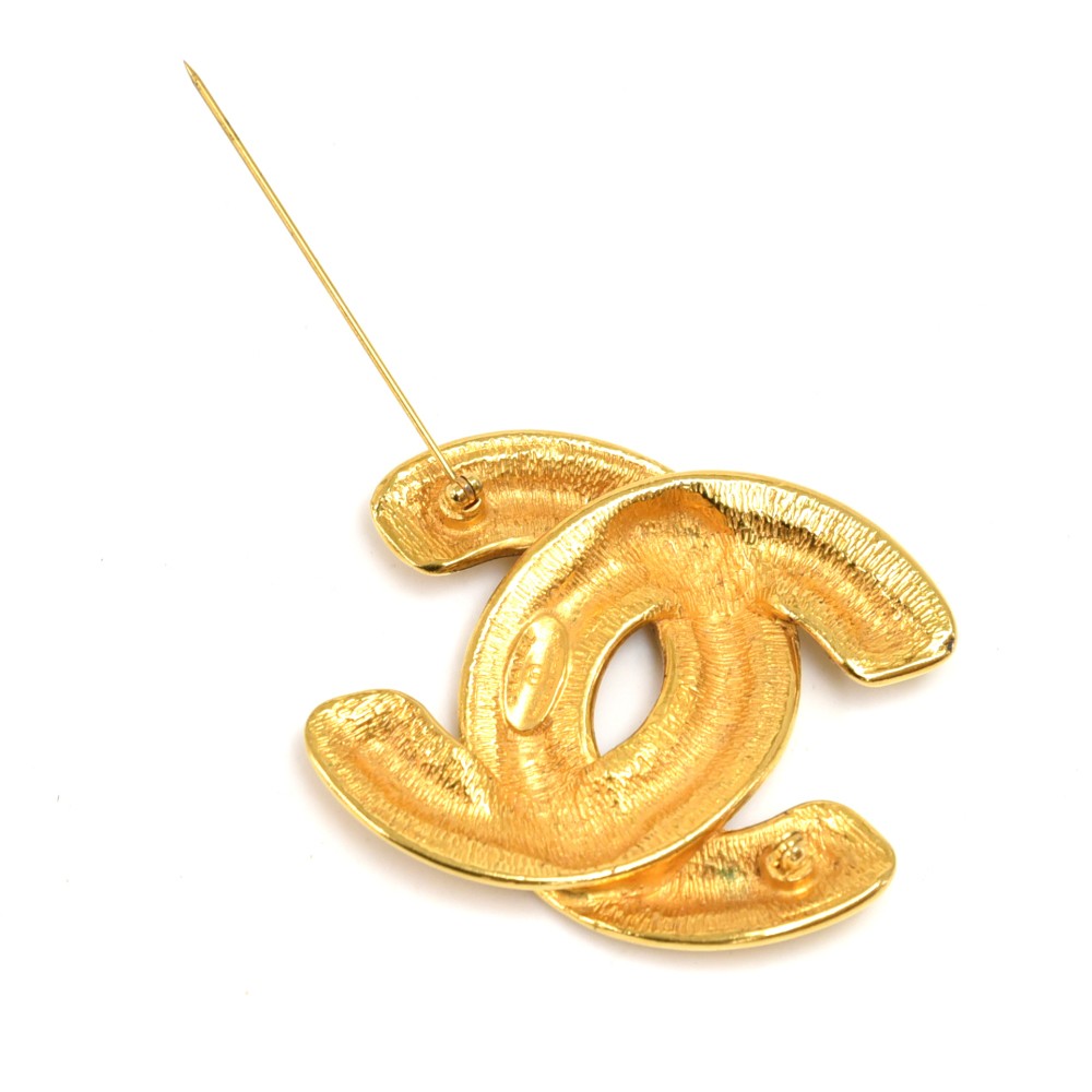 Chanel Vintage Chanel Jumbo Quilted Gold-tone CC Logo Brooch Pin