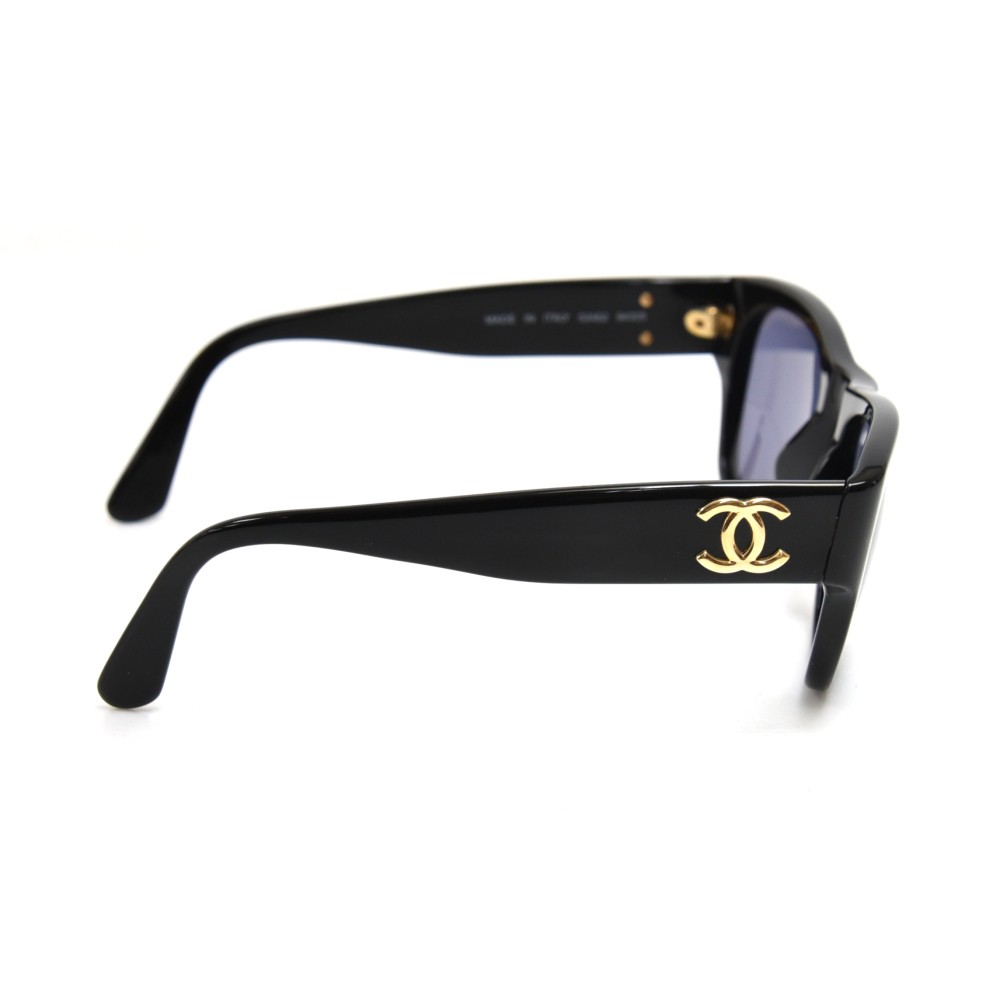 Chanel Vintage Chanel Classic Wayfarer Style Black with Gold