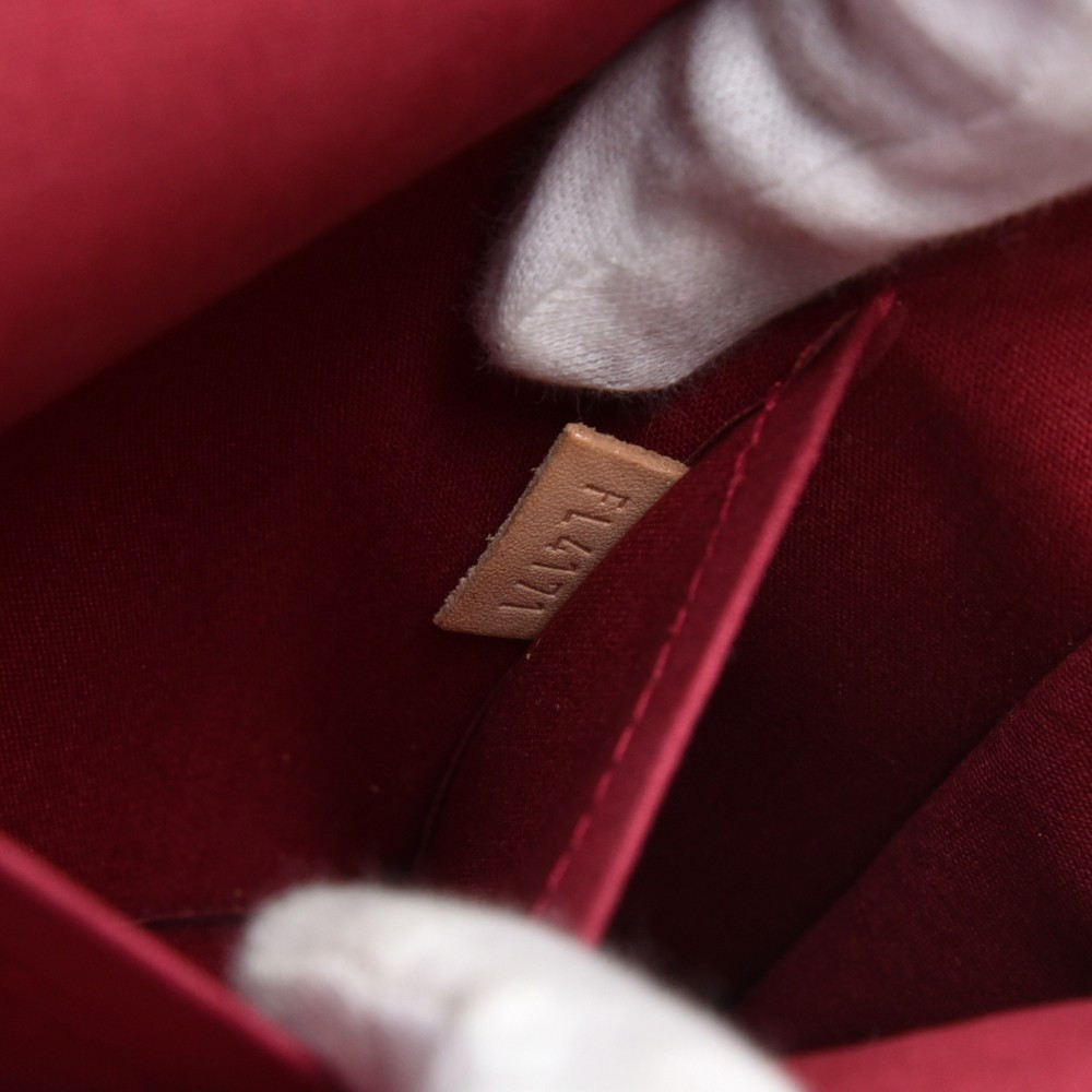 Bellflower leather crossbody bag Louis Vuitton Beige in Leather - 32565291
