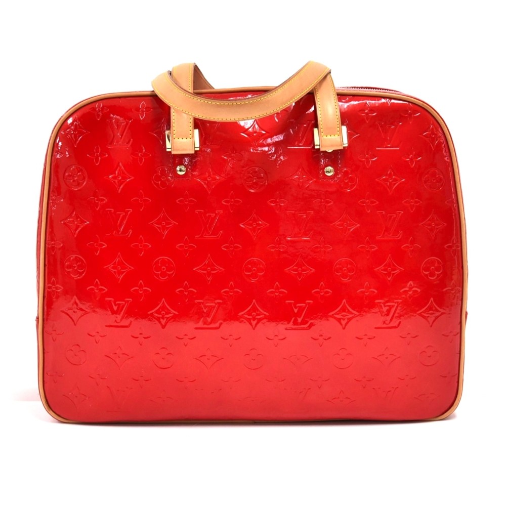 LOUIS VUITTON #39080 Red Monogram Vernis Leather Cosmetic Bag – ALL YOUR  BLISS