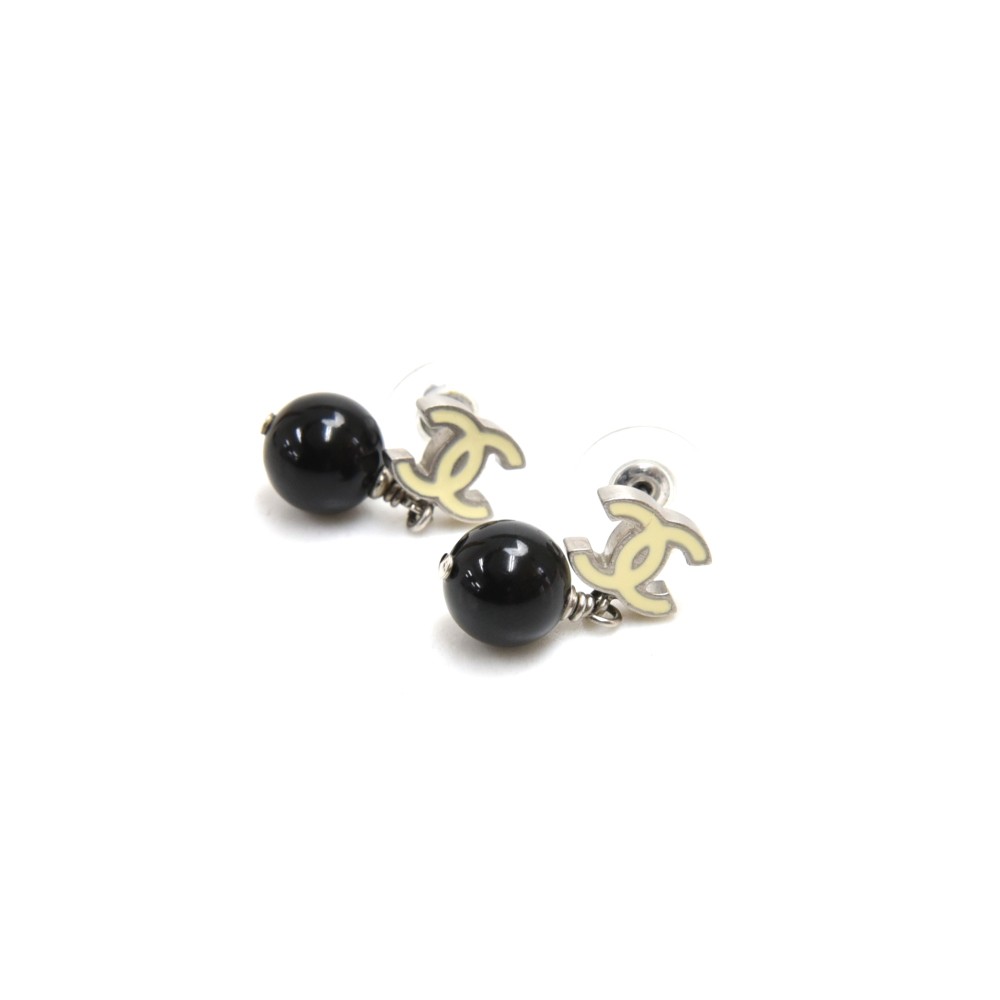 NIB Chanel 23C CC Logo Enamel Drop Earrings Black White – Boutique