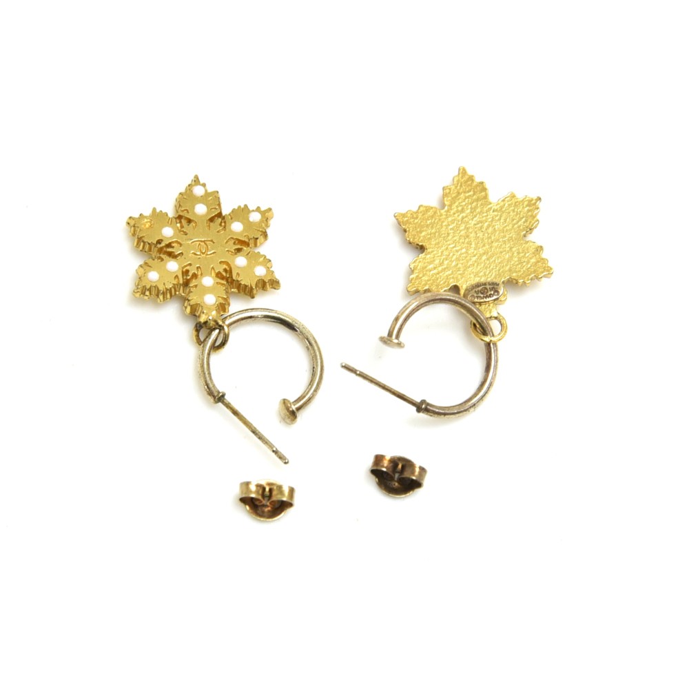 Chanel 13C CC Dangling Flower Earrings Rhinestone – ＬＯＶＥＬＯＴＳＬＵＸＵＲＹ