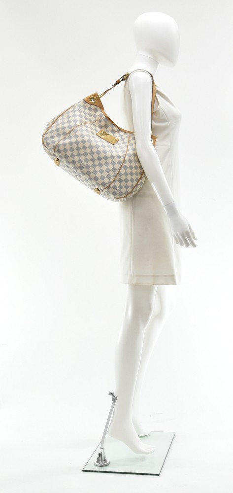 Galliera leather handbag Louis Vuitton White in Leather - 35427473