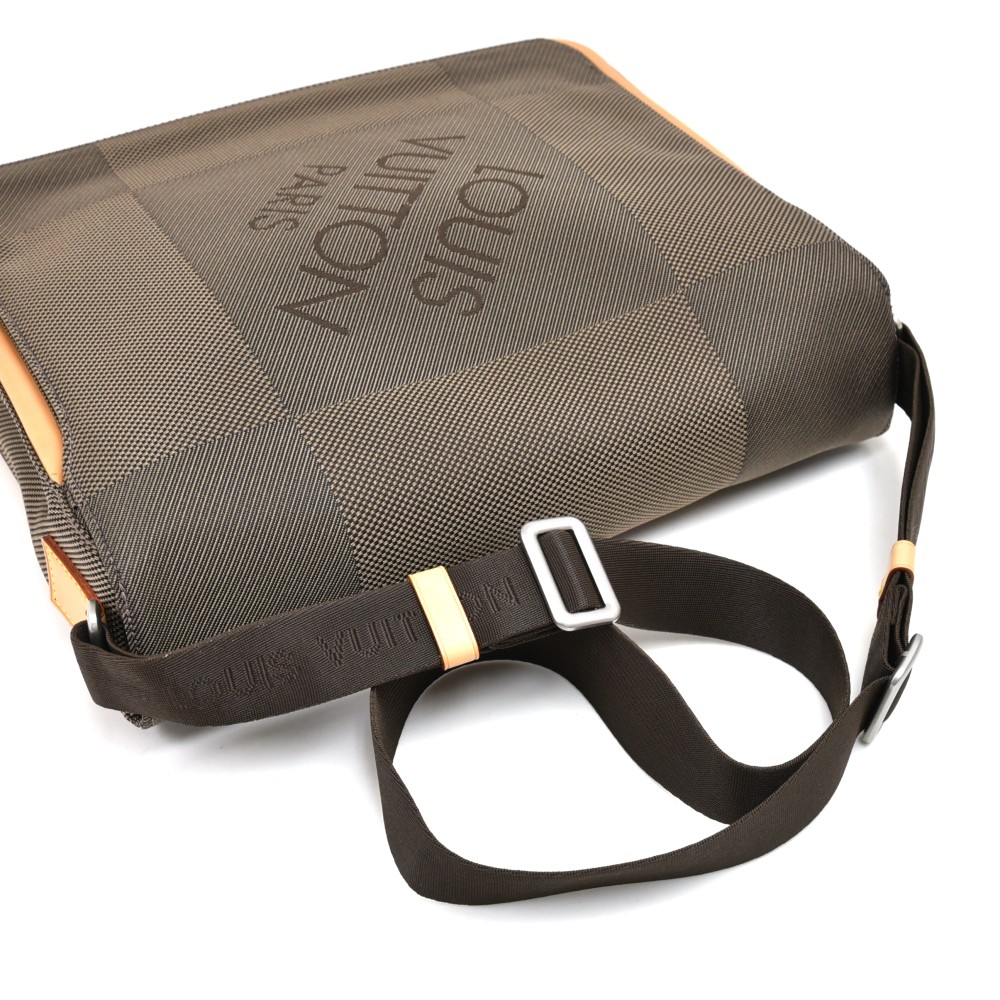 Louis Vuitton M93045 Terre Damier Geant Canvas Compagnon Vertical Laptop/  Document Messenger Bag-SP0074