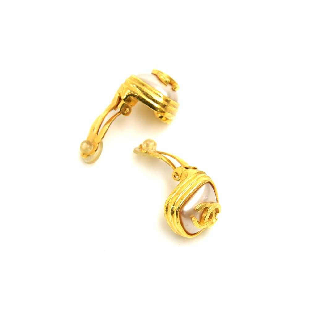 CHANEL Earrings AUTH Coco CC Logo Mark Vintage Rare Gold Logo