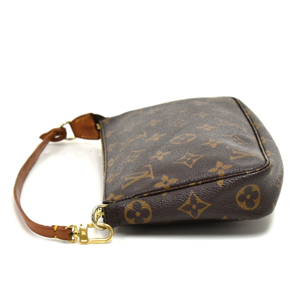 Pre-loved Louis Vuitton Vintage Pochette Accessoire Leather Handbag In –  Vintage Muse Adelaide