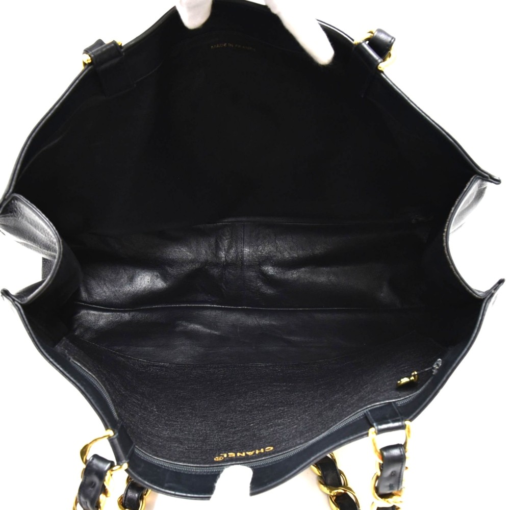 Vintage CHANEL black lamb leather large, jumbo shoulder bag with a big –  eNdApPi ***where you can find your favorite designer  vintages..authentic, affordable, and lovable.