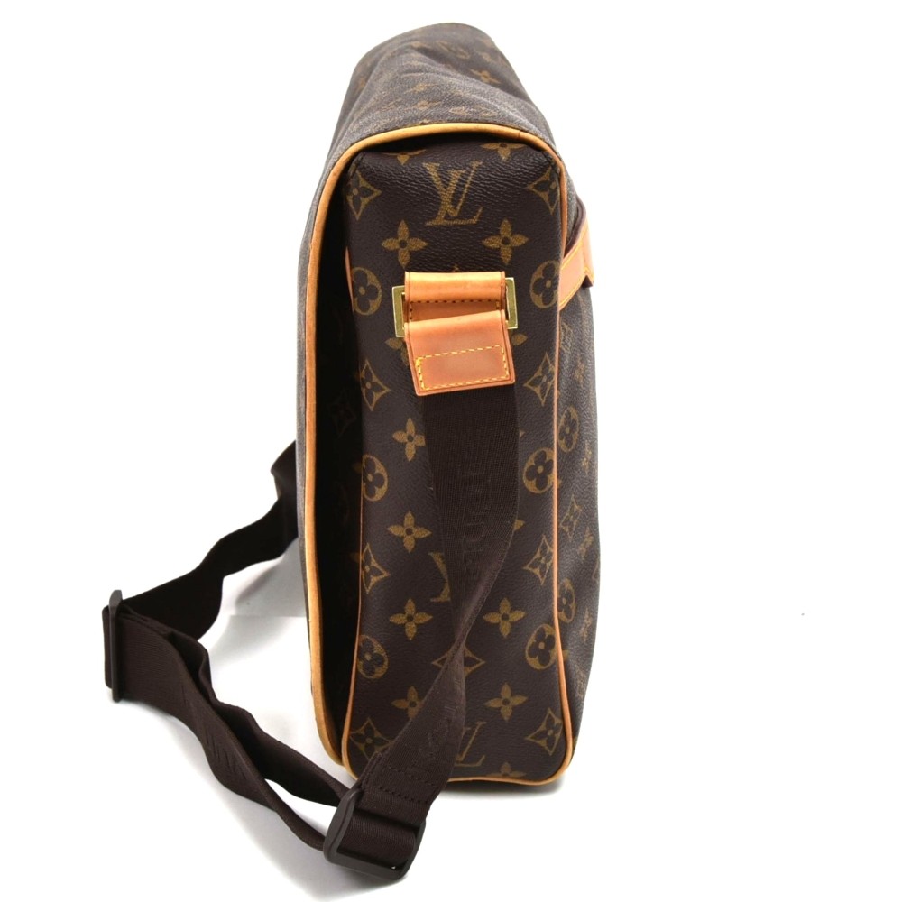 Louis Vuitton Abbesses Shoulder bag 350357