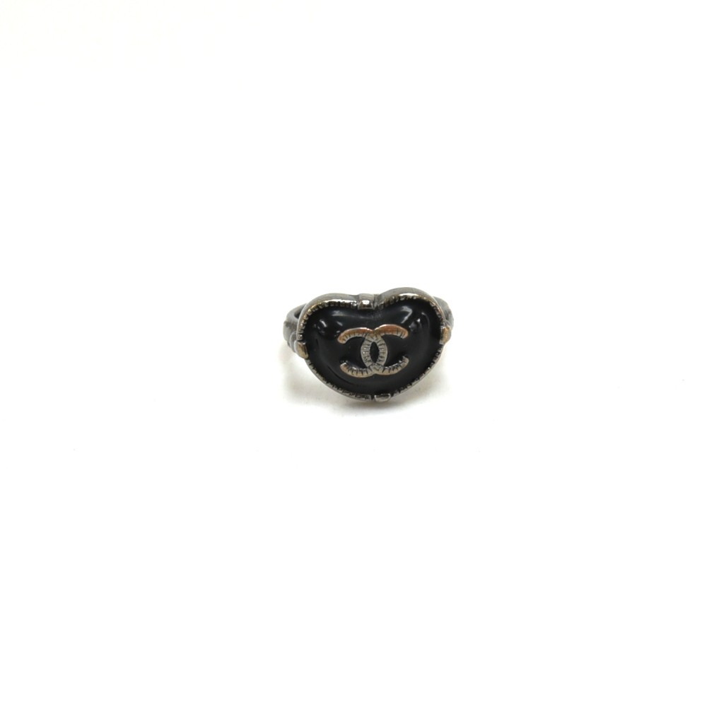 Chanel Chanel Silver-Tone CC Logo Enamel Heart Shaped Ring US Size