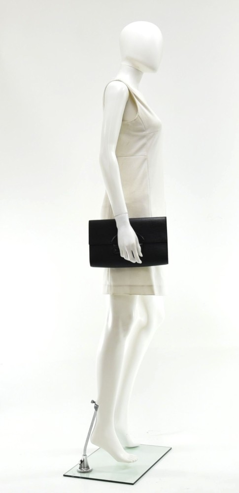 Louis Vuitton Vintage Black Epi Leather Pochette – Votre Luxe