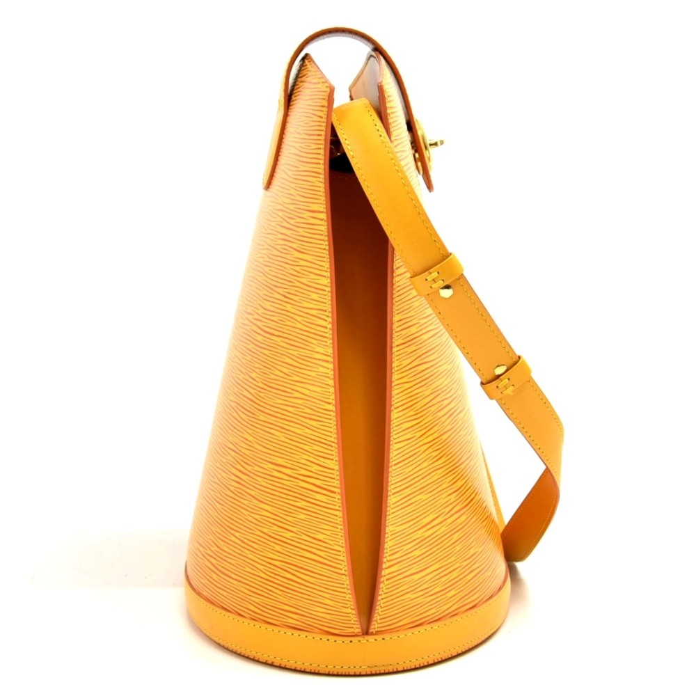 Louis Vuitton Noé Yellow Leather Shoulder Bag (Pre-Owned)