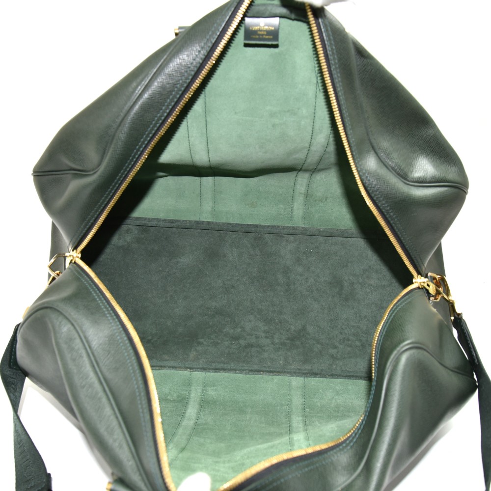 Louis Vuitton Taiga Kendall GM w/ Strap - Green Weekenders, Bags -  LOU270611