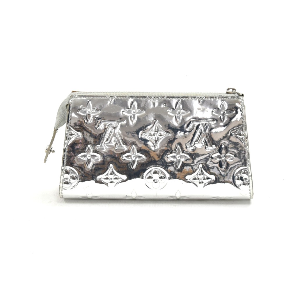 Louis Vuitton Monogram Miroir Heart Coin Purse Silver – Vintage by
