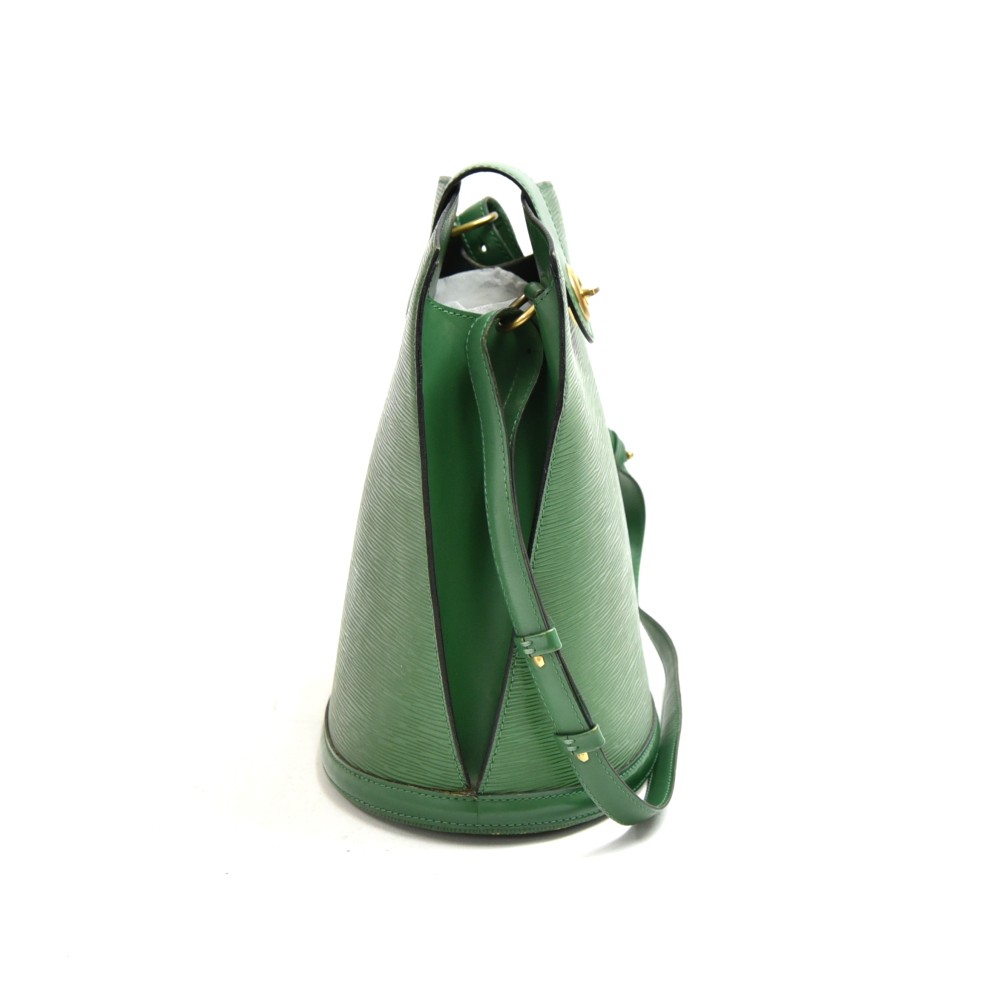Louis Vuitton Cluny Green Leather ref.928775 - Joli Closet