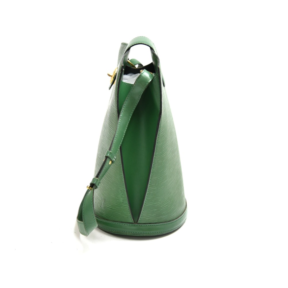 Louis Vuitton Cluny Green Leather ref.928775 - Joli Closet