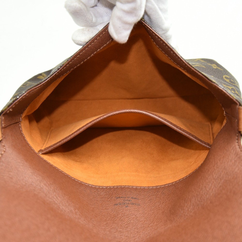 Louis Vuitton LV Monogram Musette Tango Shoulder Bag For Sale at 1stDibs