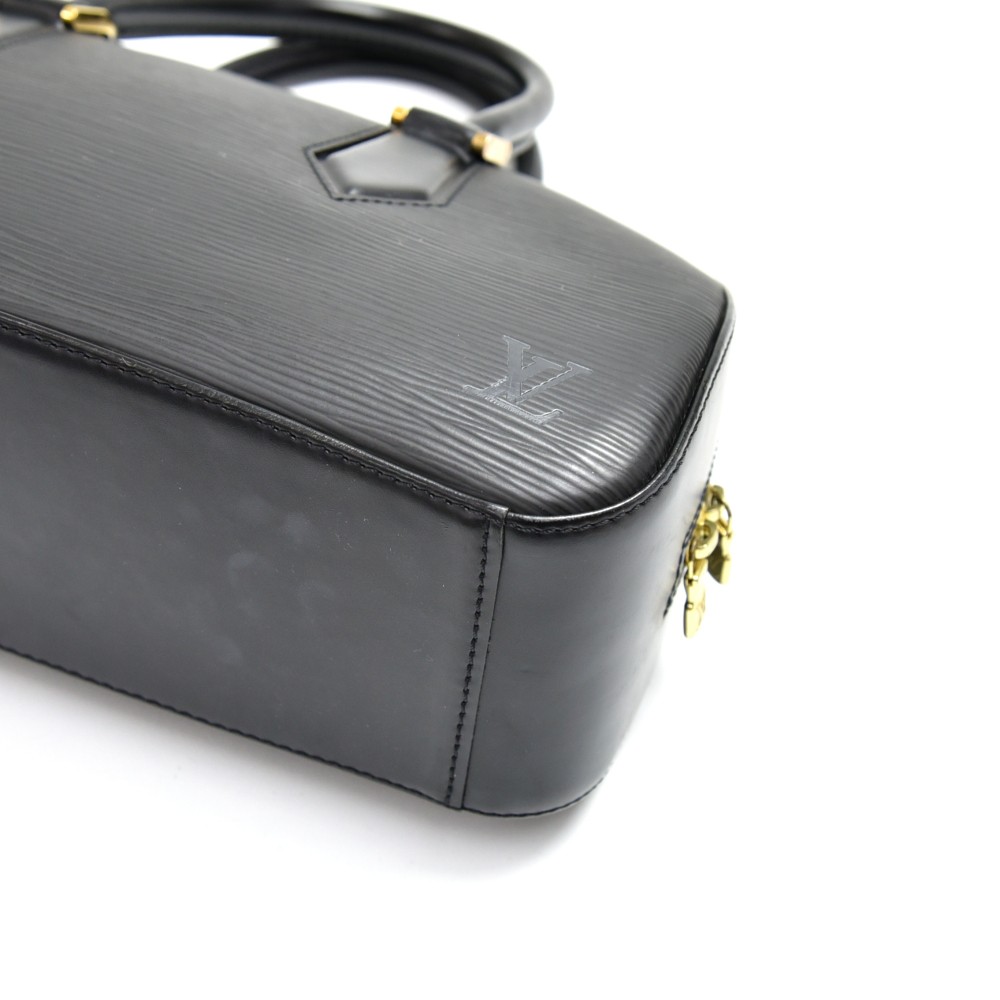 Authentic Louis Vuitton Jasmin epi leather bag in - Depop