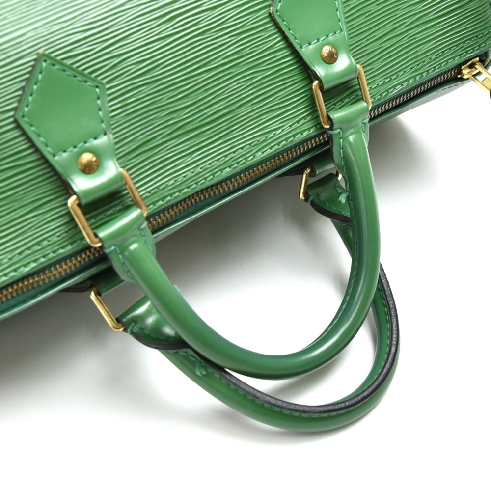 Speedy leather handbag Louis Vuitton Green in Leather - 16661222