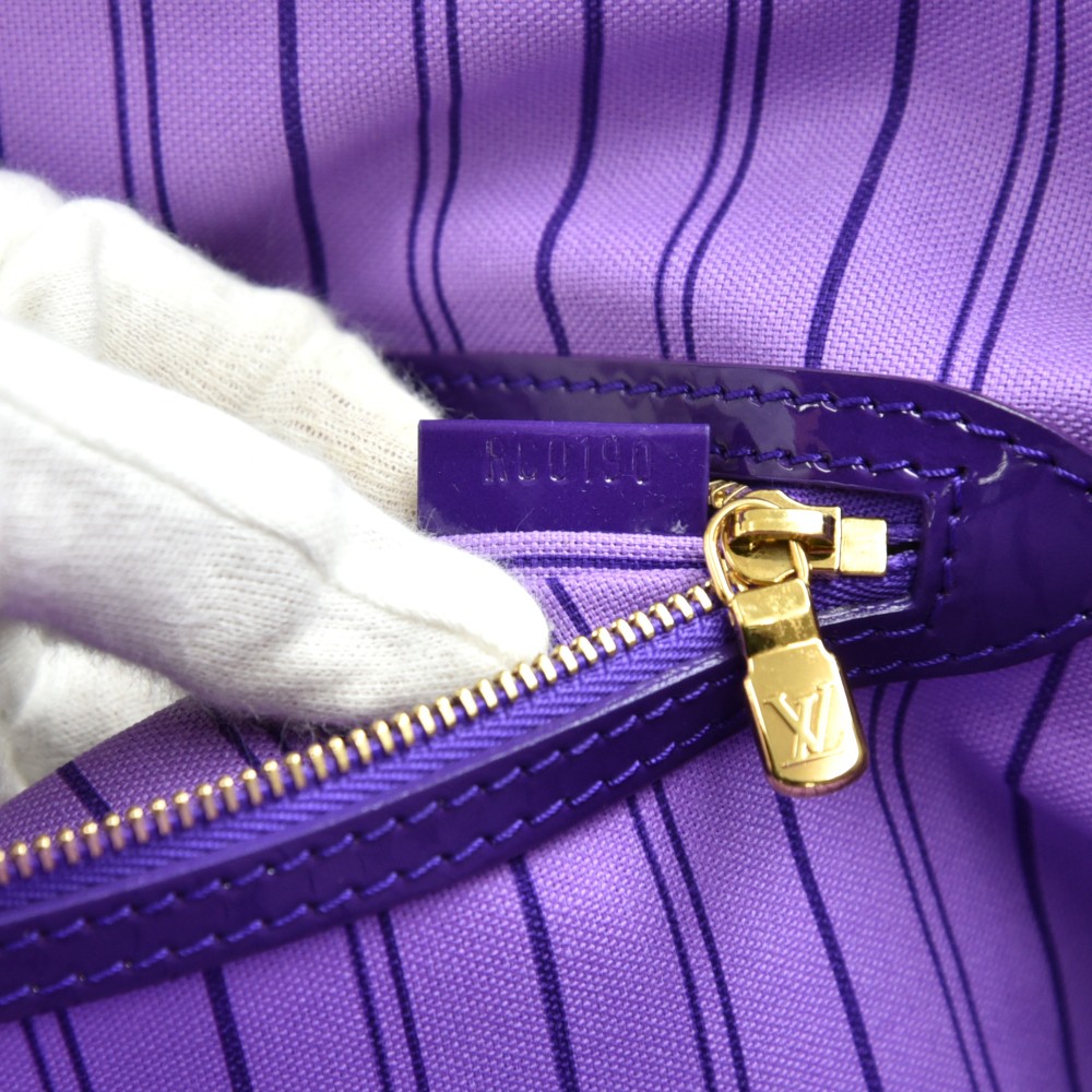 Cosmic blossom handbag Louis Vuitton Purple in Plastic - 33910216
