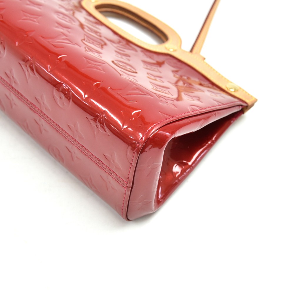 Roxbury patent leather handbag Louis Vuitton Beige in Patent