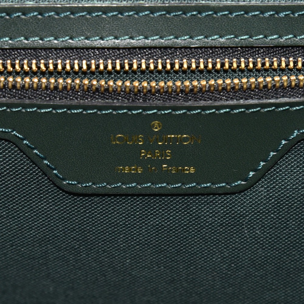 Louis Vuitton Black Taiga Cassiar Backpack Leather ref.302714