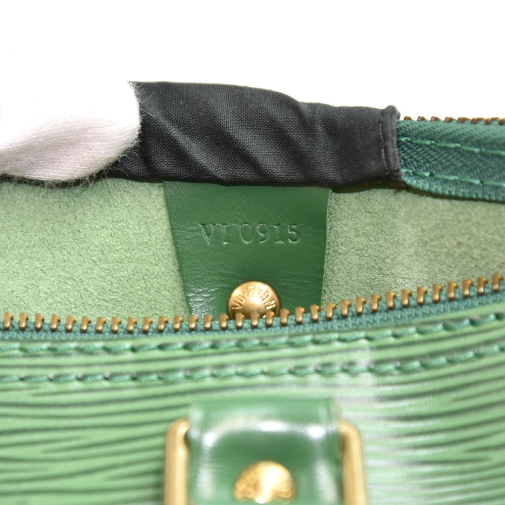 Speedy leather handbag Louis Vuitton Green in Leather - 31102837