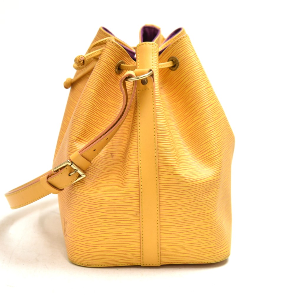 John Pye Auctions - LOUIS VUITTON, NOE YELLOW EPI SHOULDER BAG WITH YELLOW  LEATHER. ESTIMATED SIZE OF 24X26X18CM (ITEM INCLUDES A CERTIFICATE OF  AUTHENTICITY) AAW7181