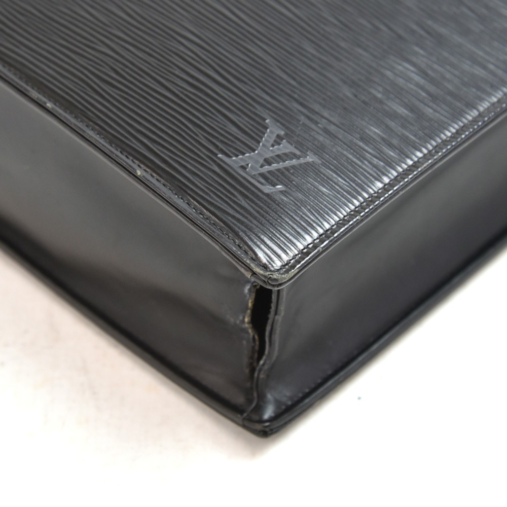 Sold at Auction: Louis Vuitton, petit sac cabas Ombre Cuir Epi noir, double  poignée en composite ton sur ton, poche i