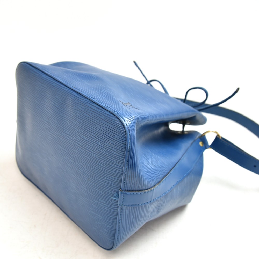 Louis Vuitton Vintage 1995 Blue Epi Leather Noe Bag For Sale at 1stDibs   epi noe louis vuitton, noe blue, louis vuitton vintage epi leather handbag