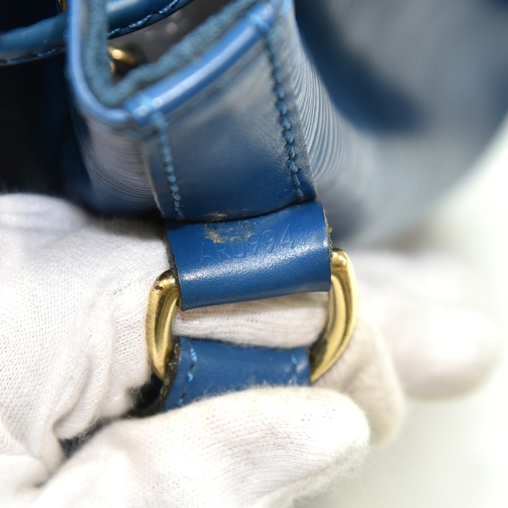 Louis Vuitton Petit Noé Large Model Handbag in Blue Epi Leather